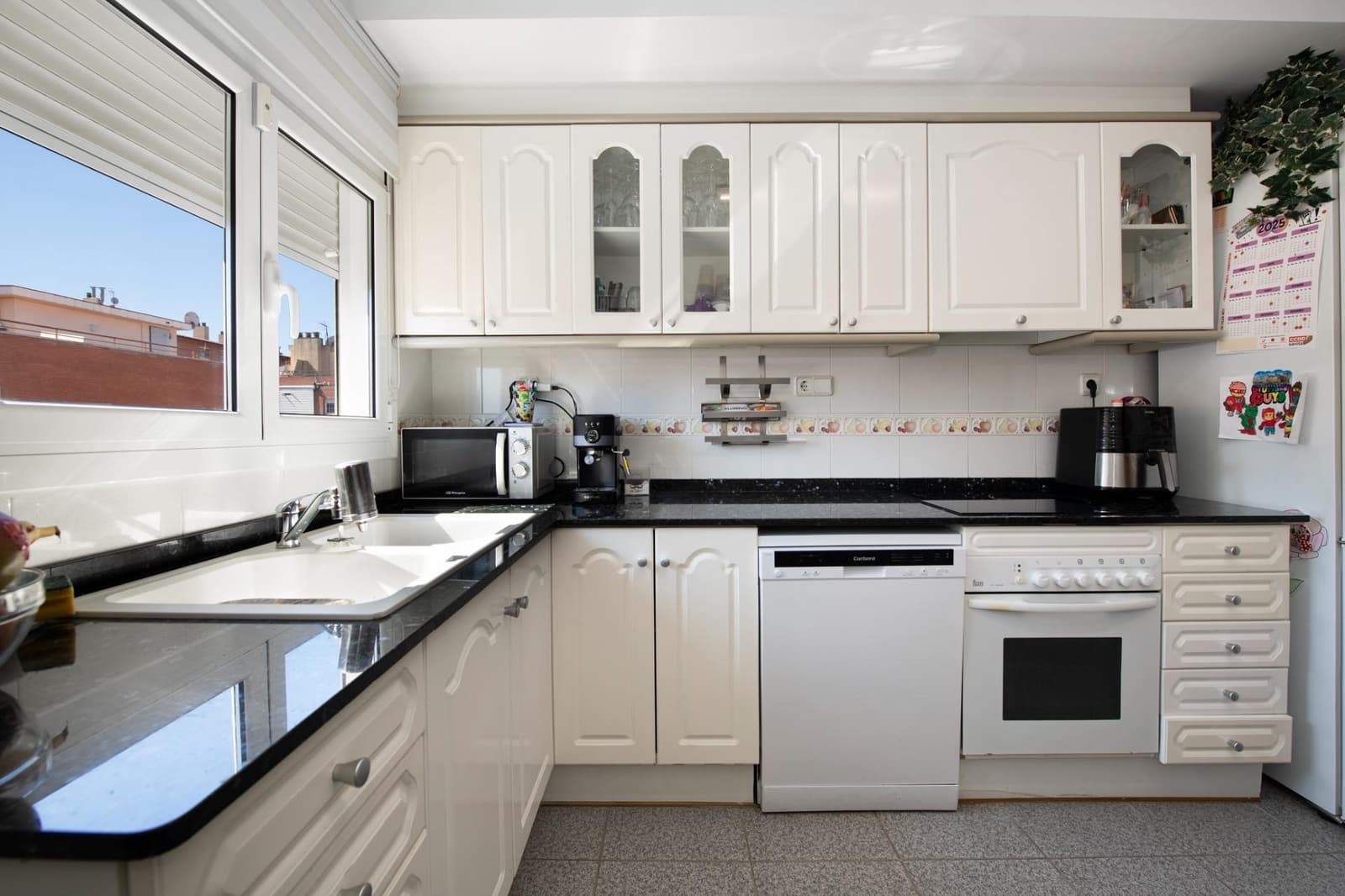 4 soverom Leilighet til salgs i Sant Boi de Llobregat - € 369 000 (Ref: 9788471)