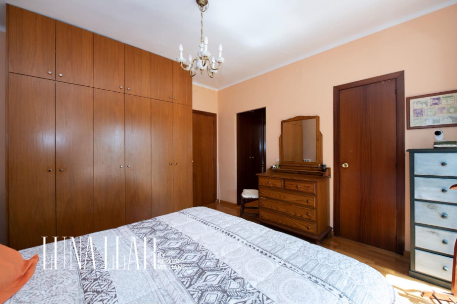 4 bedroom Villa for sale in Castelldefels with garage - € 1,095,000 (Ref: 9832220)