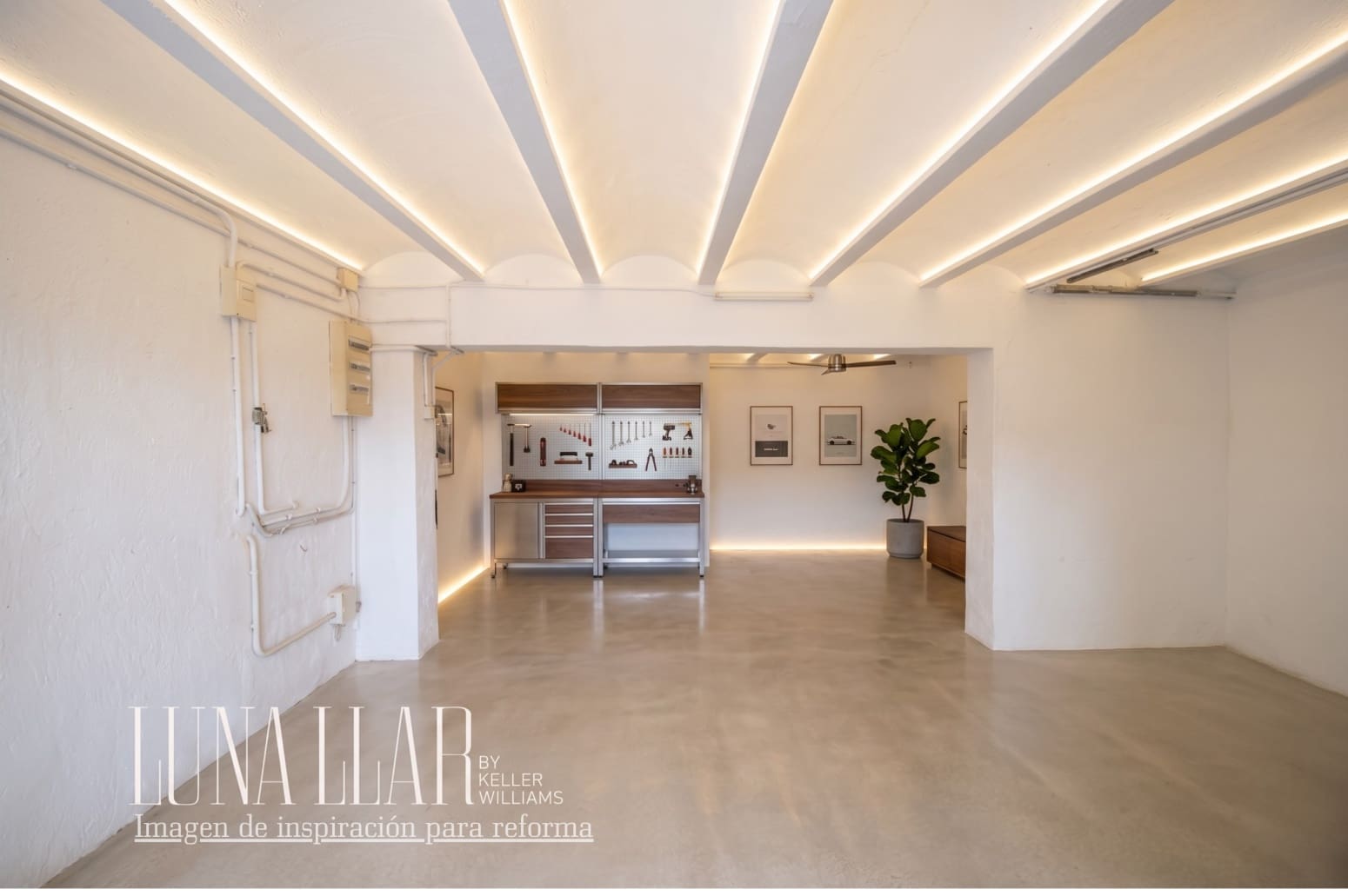 4 bedroom Villa for sale in Castelldefels with garage - € 1,095,000 (Ref: 9832220)