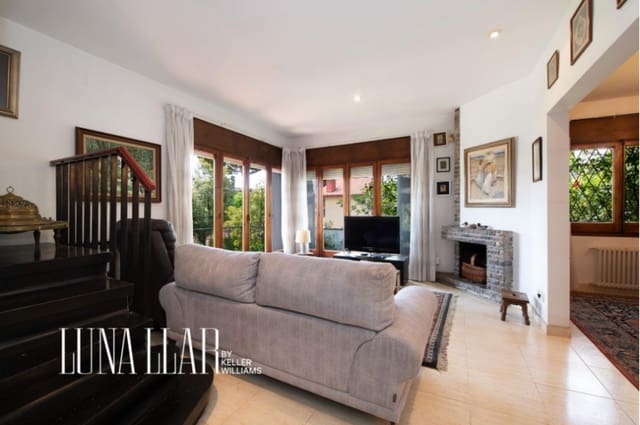 Chalet de 4 habitaciones en Castelldefels en venta con garaje - 1.280.000 € (Ref: 9832220)