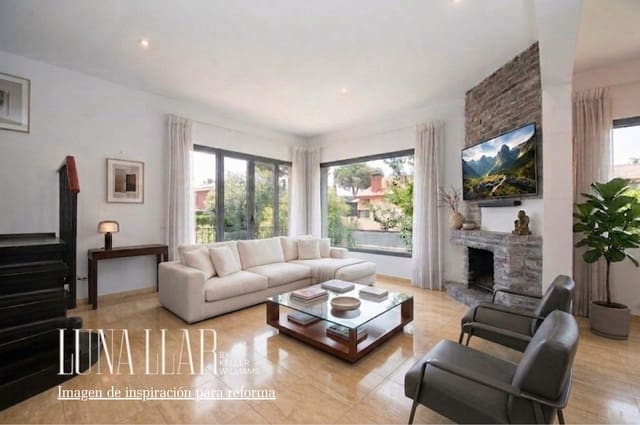 Chalet de 4 habitaciones en Castelldefels en venta con garaje - 1.280.000 € (Ref: 9832220)