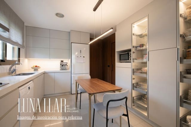 Chalet de 4 habitaciones en Castelldefels en venta con garaje - 1.280.000 € (Ref: 9832220)