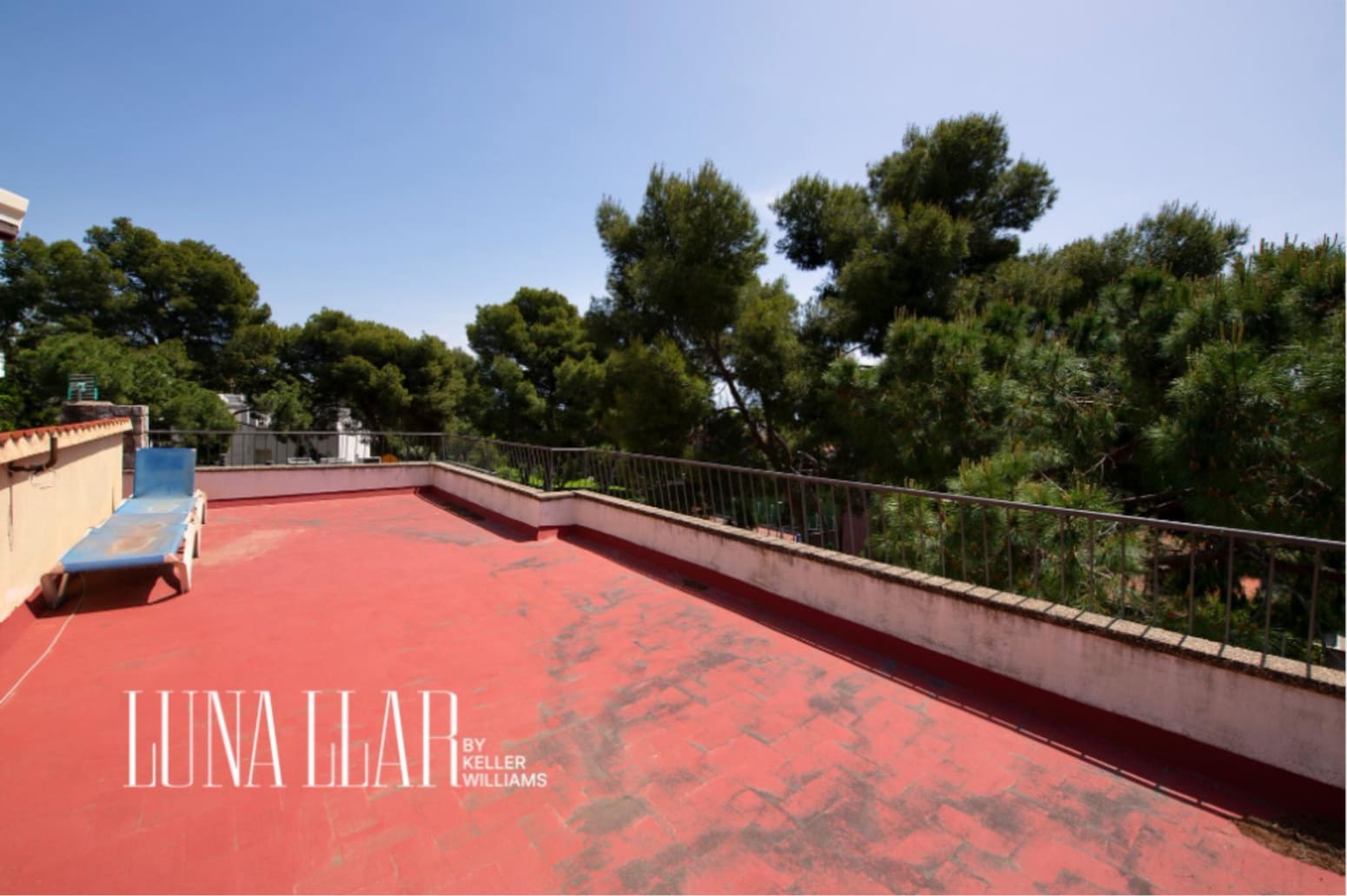 4 bedroom Villa for sale in Castelldefels with garage - € 1,095,000 (Ref: 9832220)