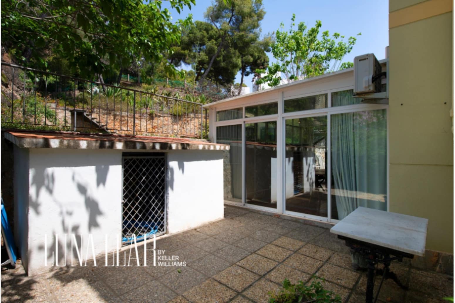 4 bedroom Villa for sale in Castelldefels with garage - € 1,095,000 (Ref: 9832220)