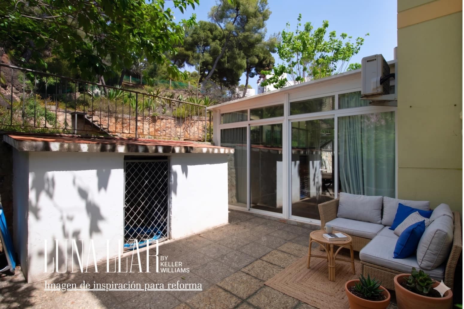 4 bedroom Villa for sale in Castelldefels with garage - € 1,095,000 (Ref: 9832220)
