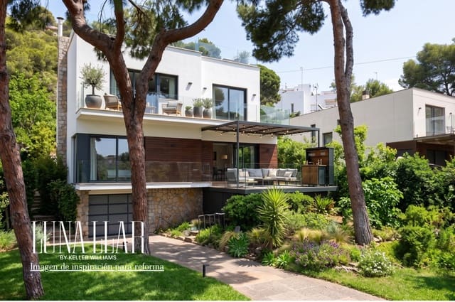 Chalet de 4 habitaciones en Castelldefels en venta con garaje - 1.280.000 € (Ref: 9832220)