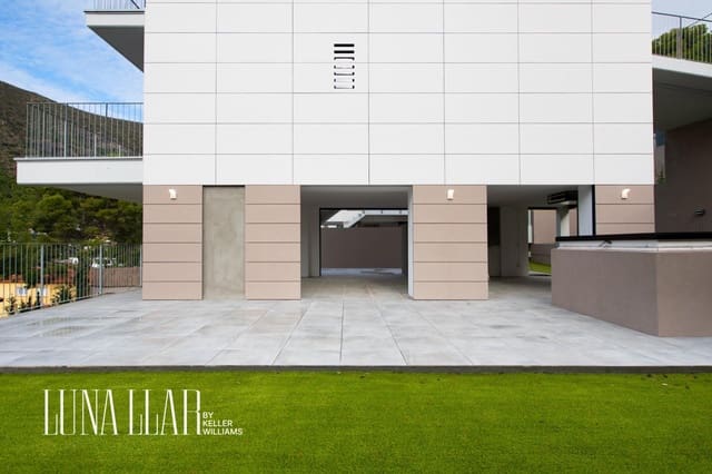 5 makuuhuone Huvila myytävänä paikassa Castelldefels - 1 390 000 € (Ref: 9832222)