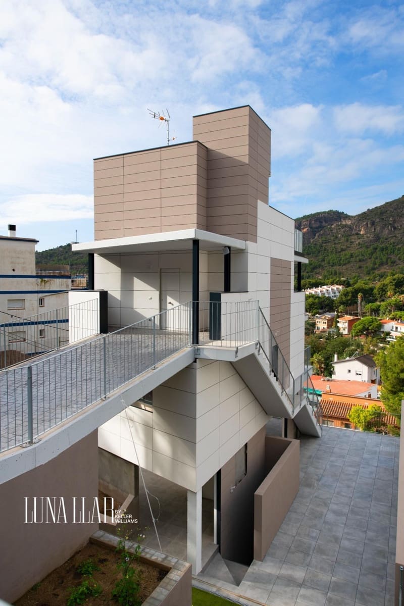 5 slaapkamer Villa te koop in Castelldefels - € 1.390.000 (Ref: 9832222)