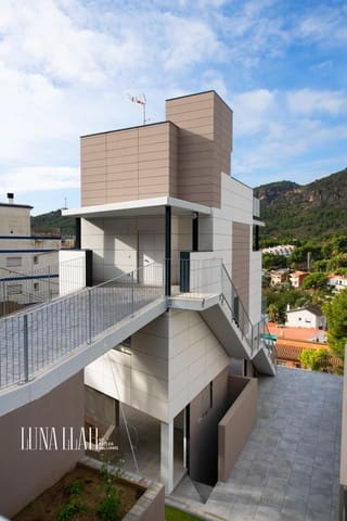5 makuuhuone Huvila myytävänä paikassa Castelldefels - 1 390 000 € (Ref: 9832222)
