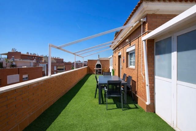 4 bedroom Flat for sale in Sant Boi de Llobregat - € 369,000 (Ref: 9832224)