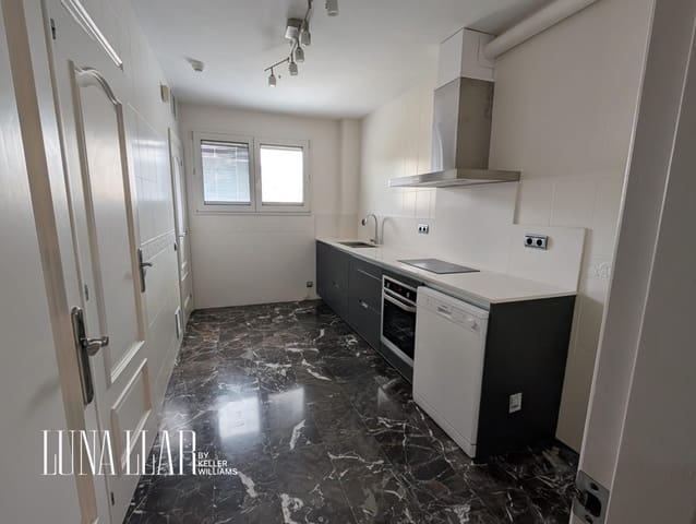 2 soverom Leilighet til leie i Castelldefels med garasje - € 1 760 (Ref: 9832228)