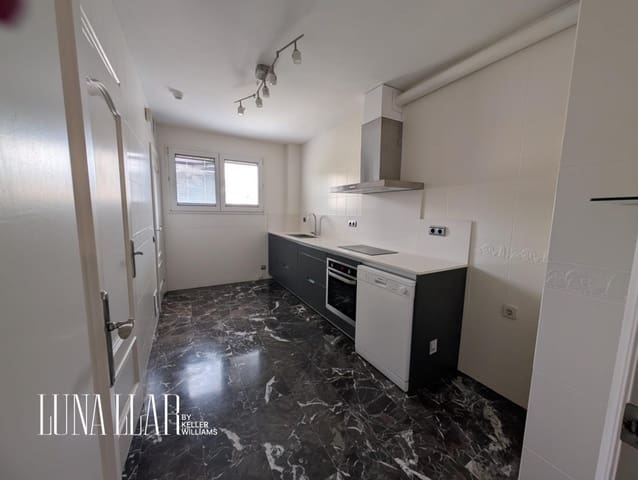 2 soverom Leilighet til leie i Castelldefels med garasje - € 1 760 (Ref: 9832228)