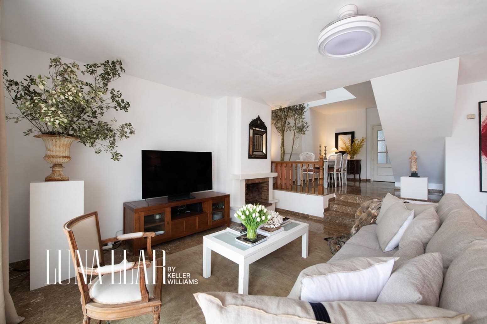 Chalet de 4 habitaciones en Viladecans en venta con garaje - 649.000 € (Ref: 9832230)