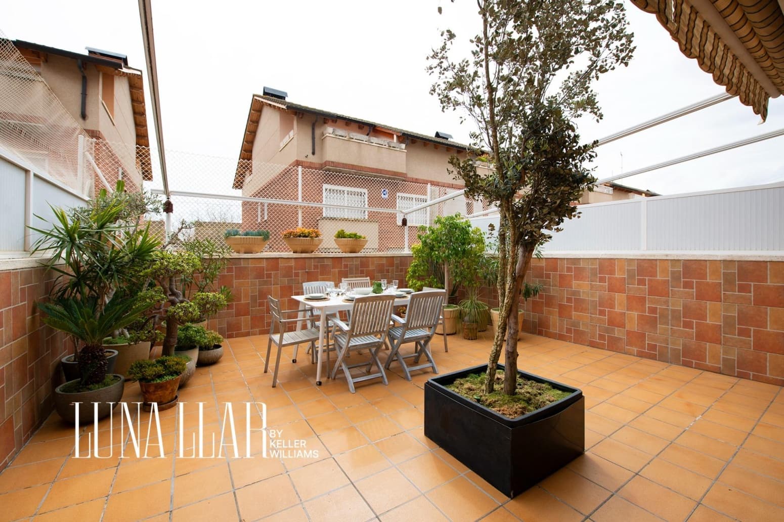 Chalet de 4 habitaciones en Viladecans en venta con garaje - 649.000 € (Ref: 9832230)