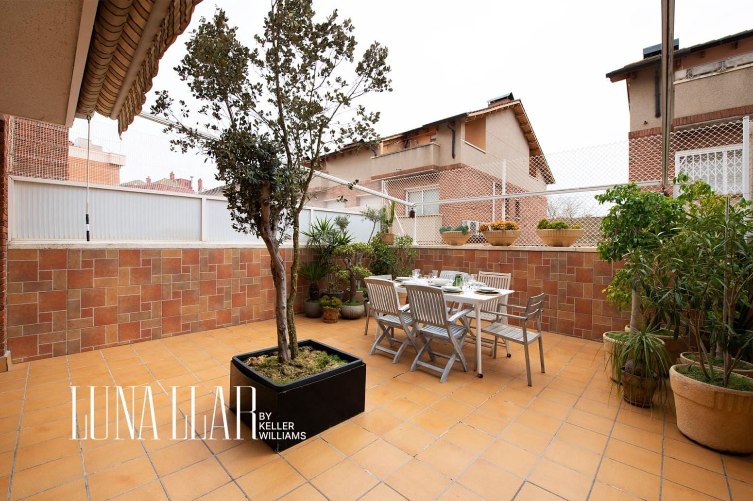 Chalet de 4 habitaciones en Viladecans en venta con garaje - 649.000 € (Ref: 9832230)