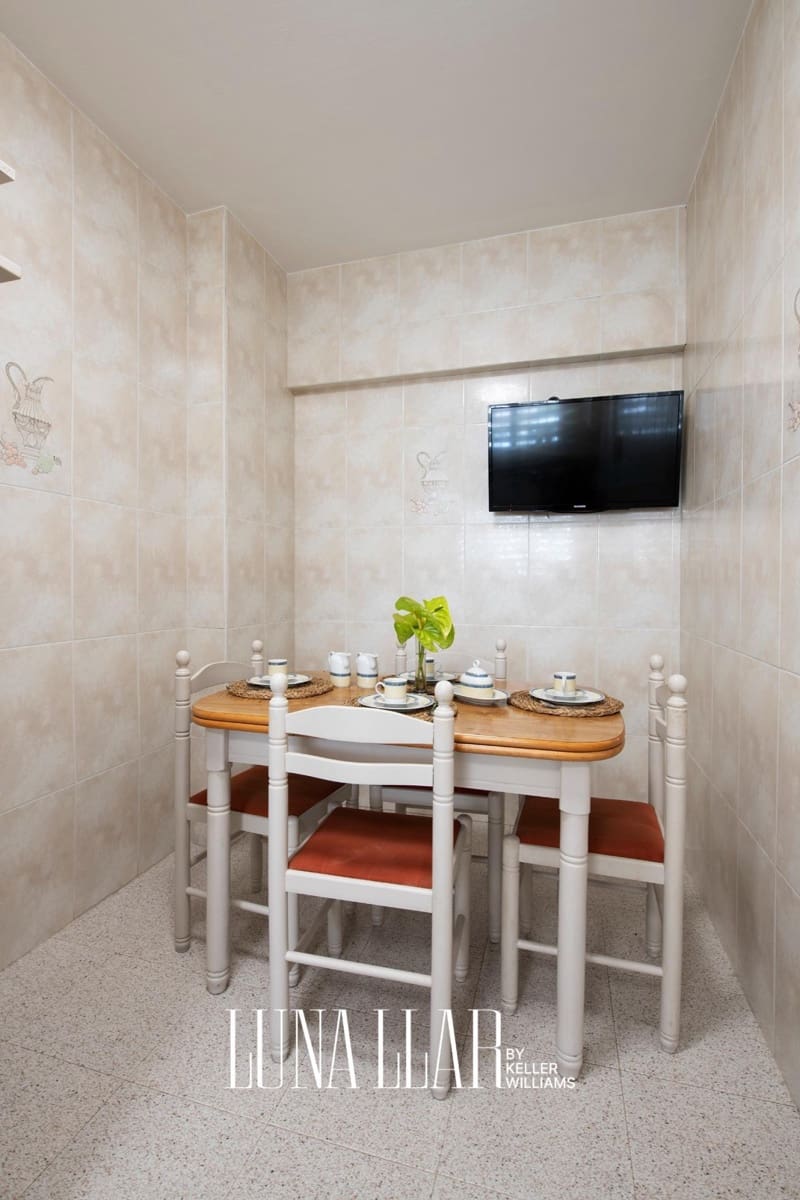 Chalet de 4 habitaciones en Viladecans en venta con garaje - 649.000 € (Ref: 9832230)
