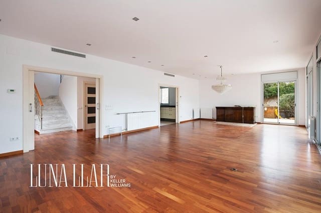 Chalet de 6 habitaciones en Castelldefels en venta - 1.795.000 € (Ref: 9832240)