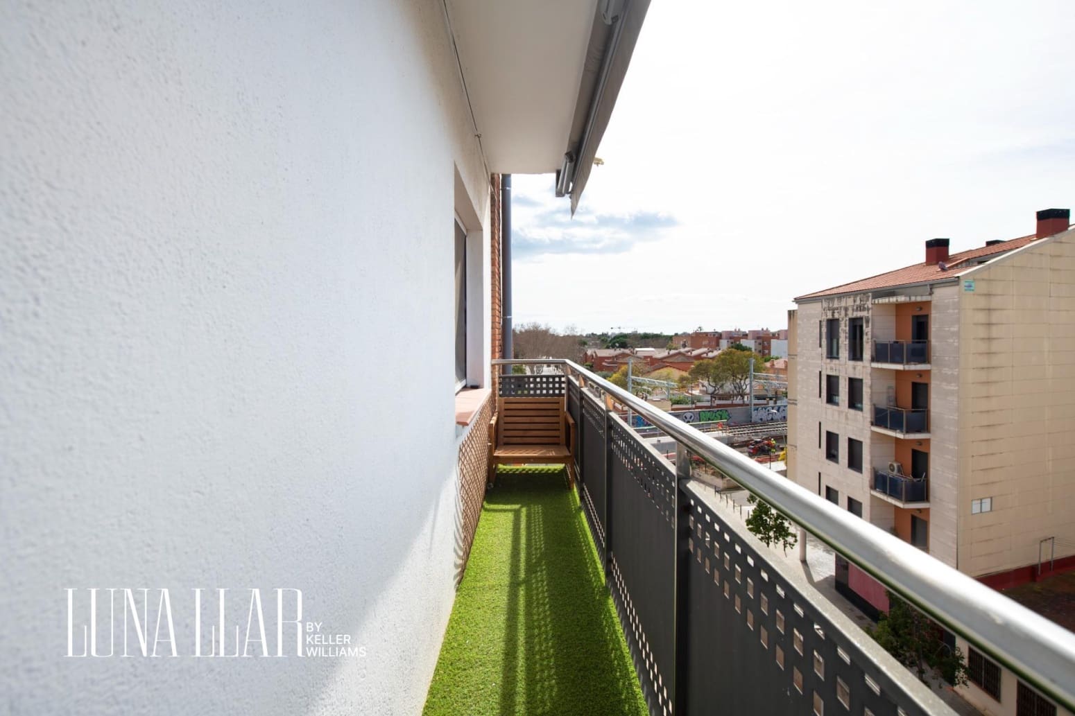 3 slaapkamer Flat te koop in Castelldefels - € 349.000 (Ref: 9832250)