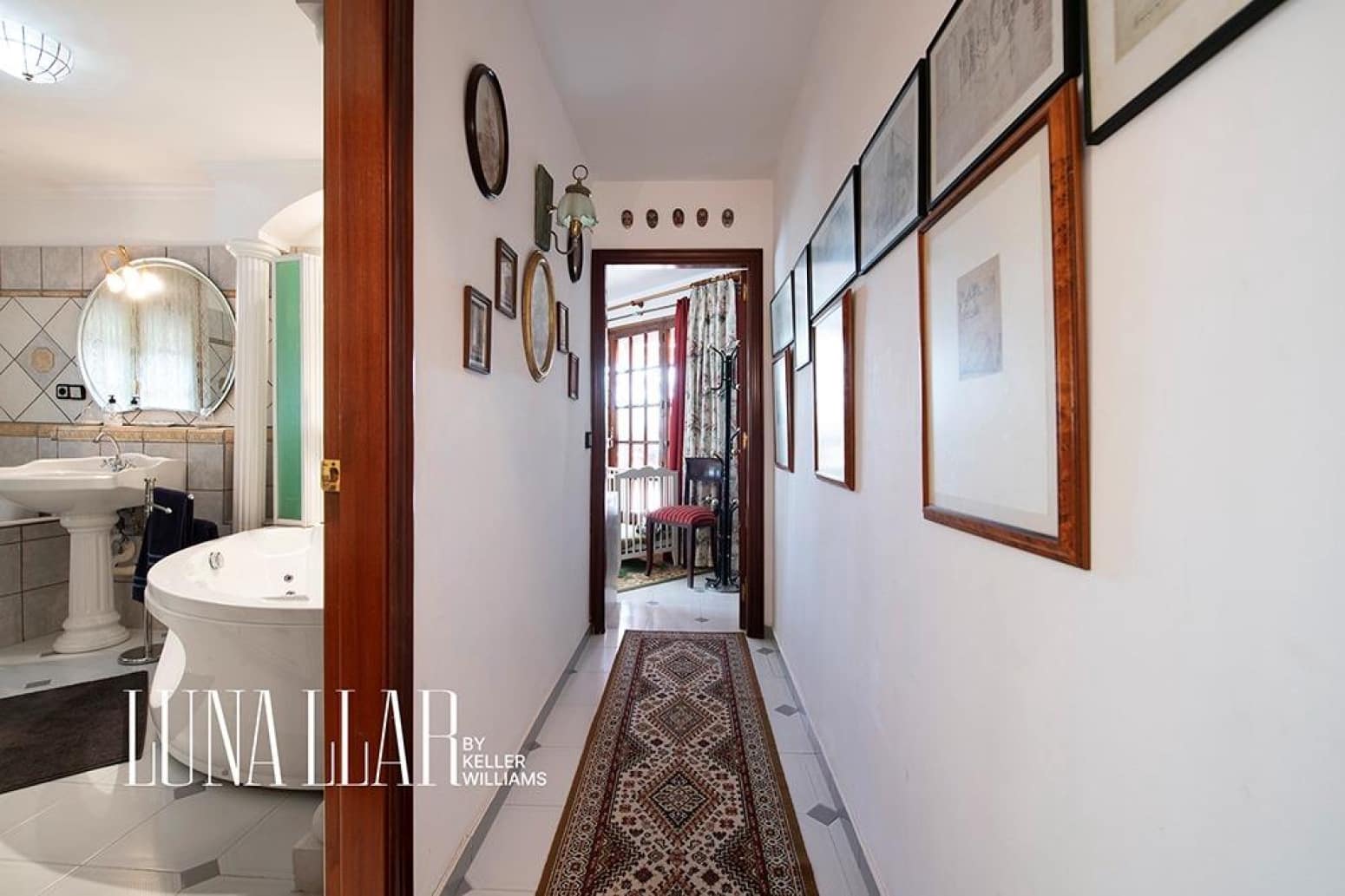 8 bedroom Villa for sale in Gava - € 2,100,000 (Ref: 9832252)