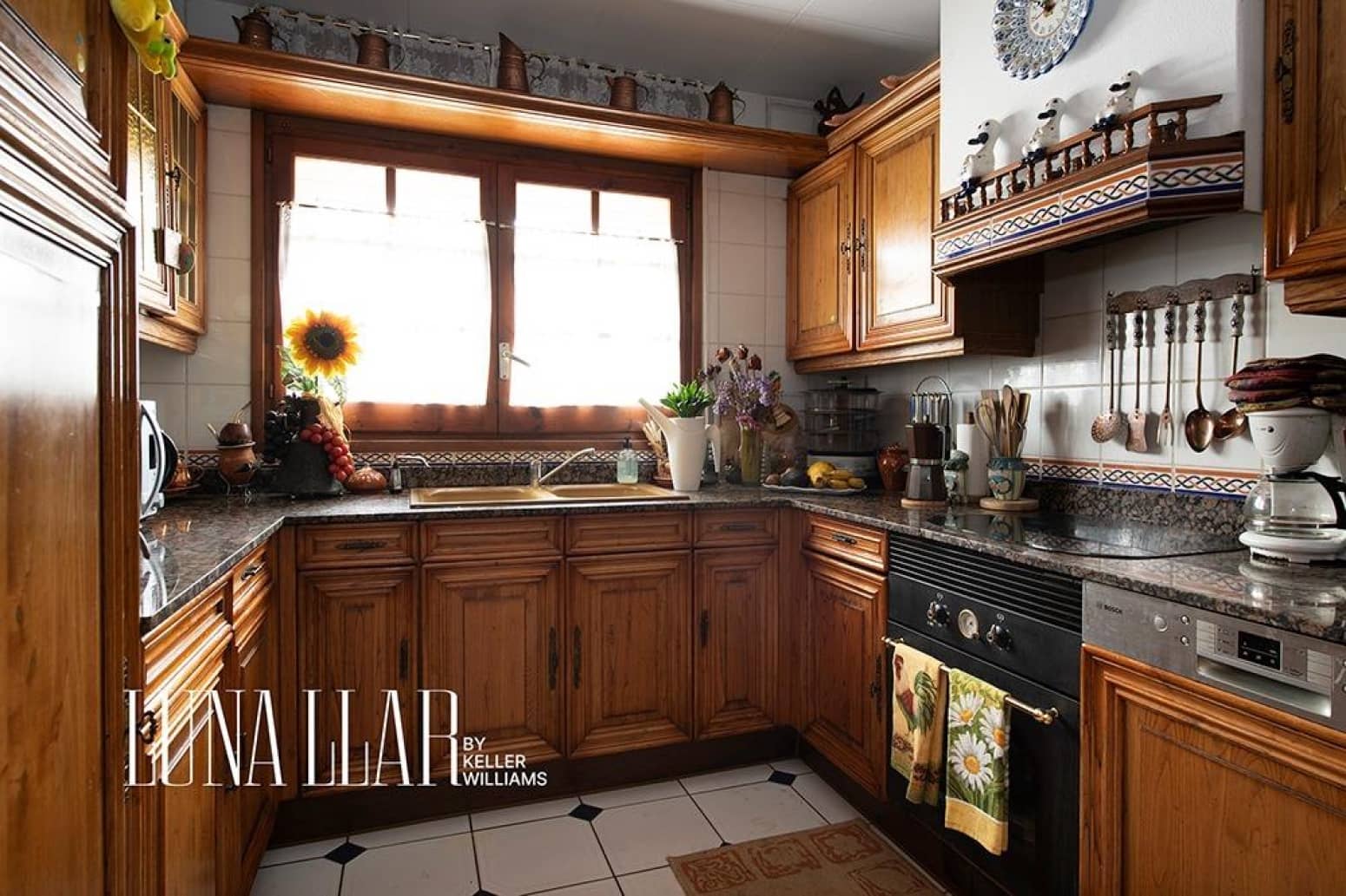 8 bedroom Villa for sale in Gava - € 2,100,000 (Ref: 9832252)