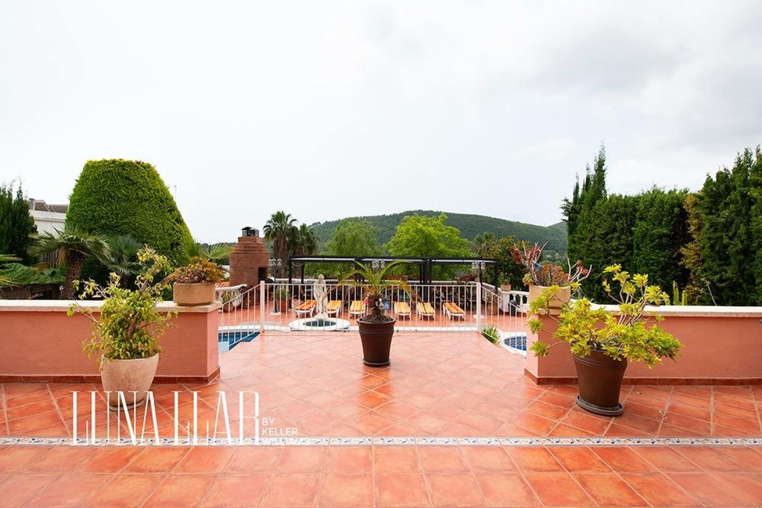 8 bedroom Villa for sale in Gava - € 2,100,000 (Ref: 9832252)