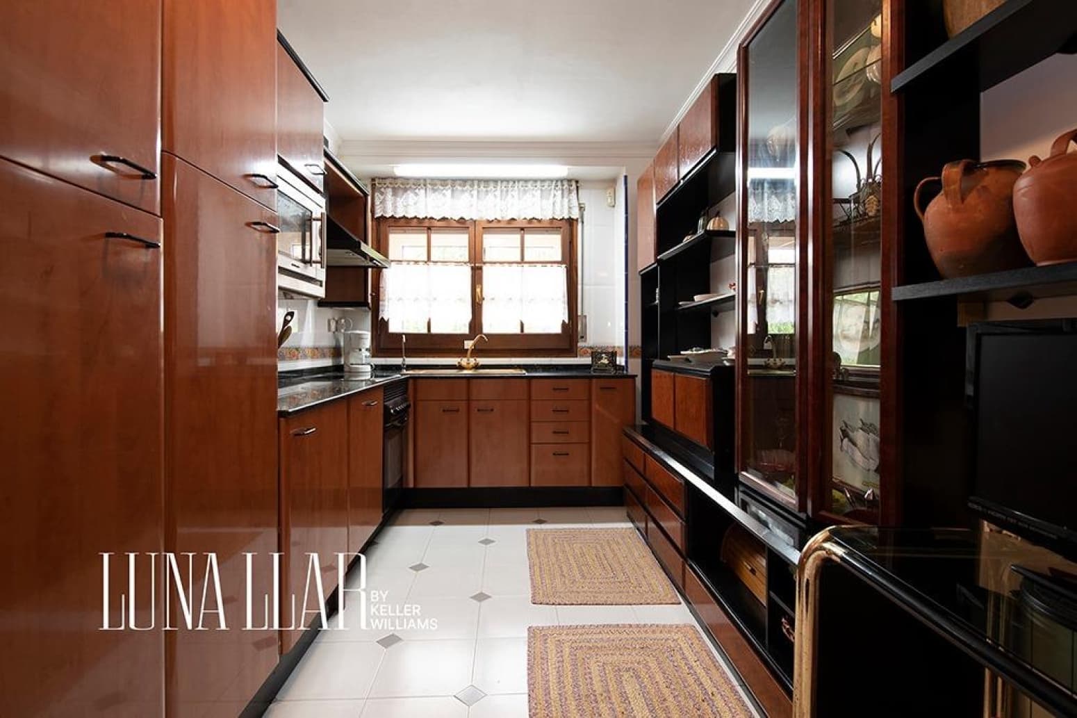 8 bedroom Villa for sale in Gava - € 2,100,000 (Ref: 9832252)