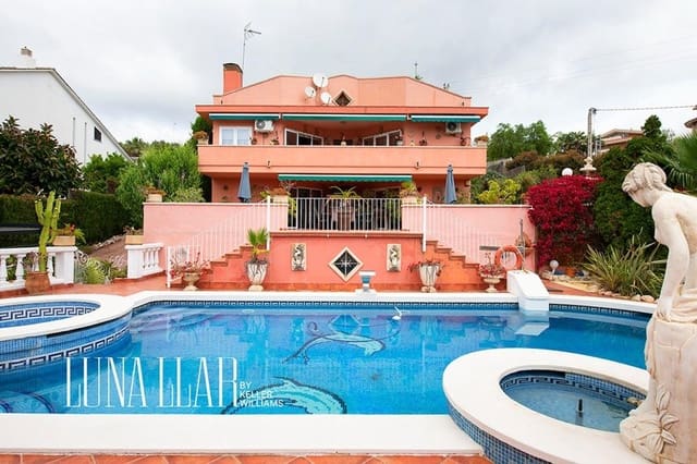 8 bedroom Villa for sale in Gavà - € 2,100,000 (Ref: 9832252)