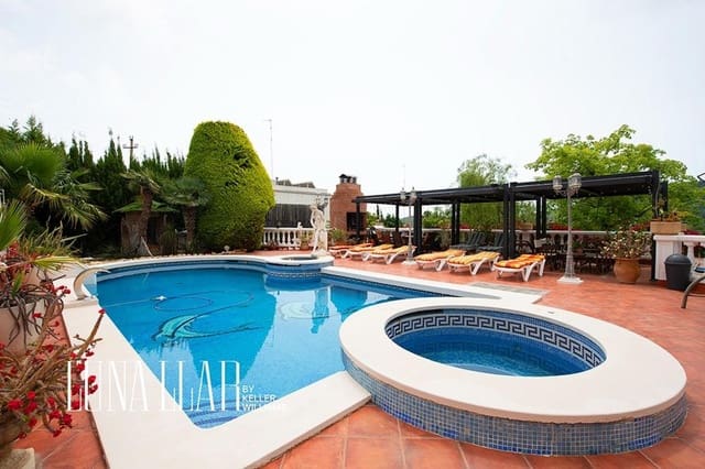 8 bedroom Villa for sale in Gavà - € 2,100,000 (Ref: 9832252)