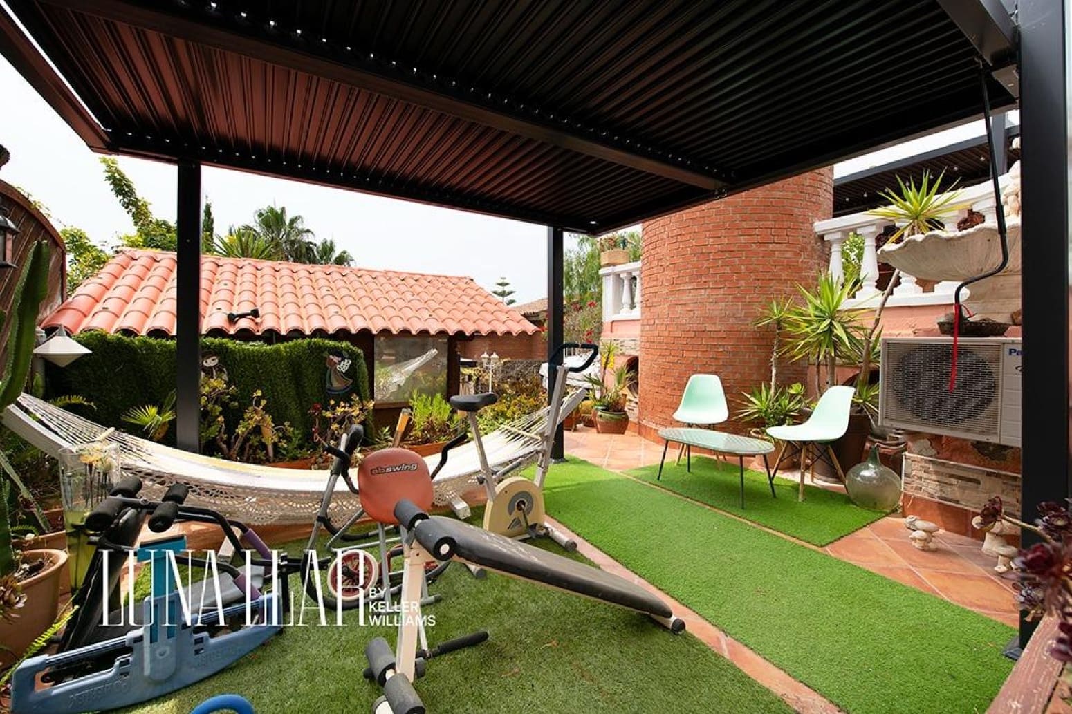 8 bedroom Villa for sale in Gava - € 2,100,000 (Ref: 9832252)