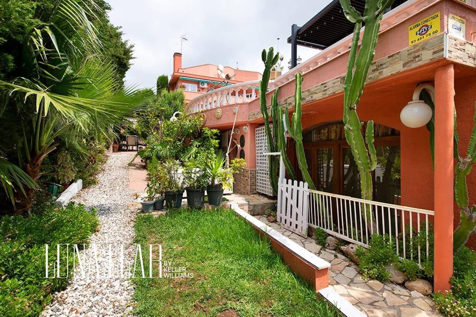 8 bedroom Villa for sale in Gava - € 2,100,000 (Ref: 9832252)