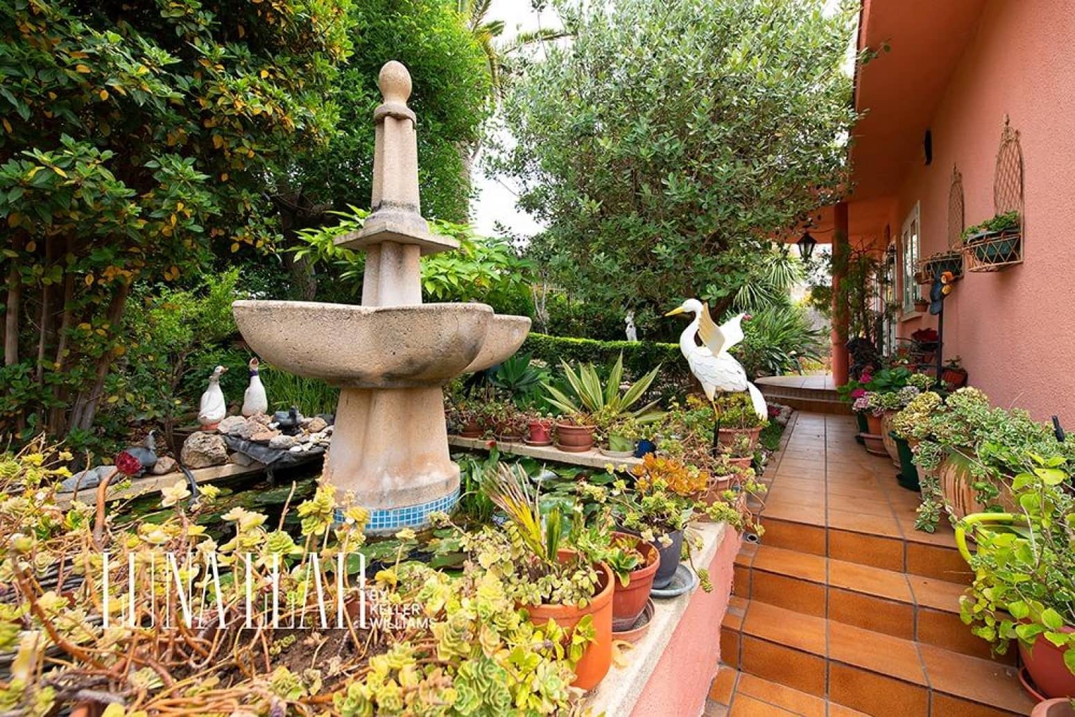 8 bedroom Villa for sale in Gava - € 2,100,000 (Ref: 9832252)