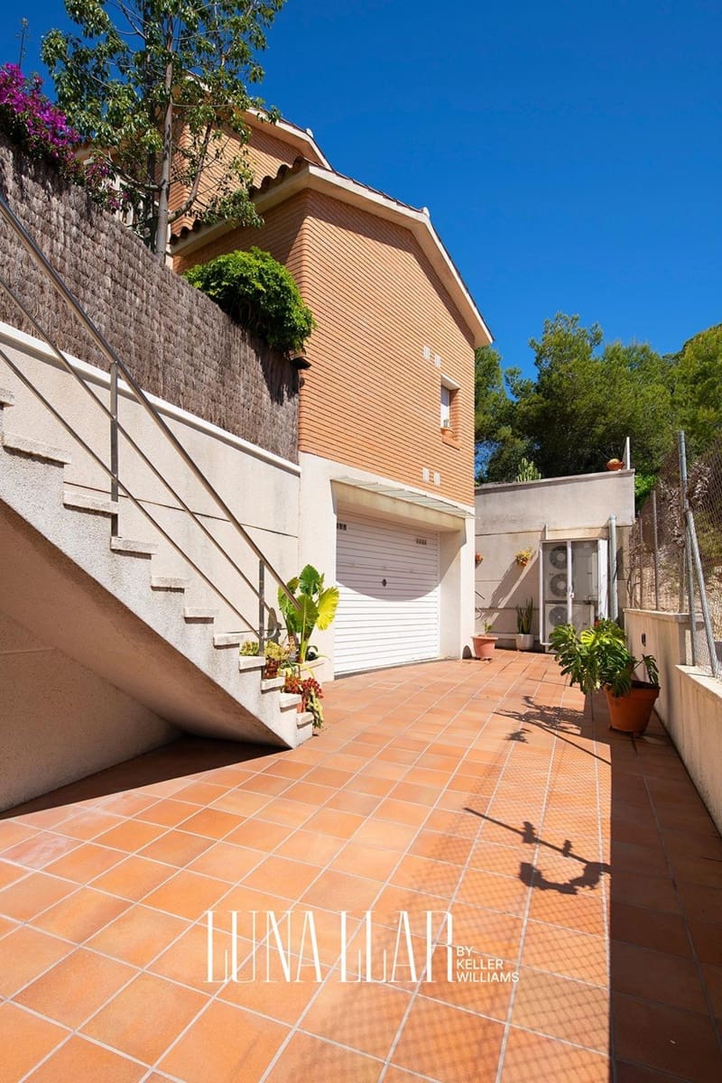 6 bedroom Villa for sale in Calafell - € 775,000 (Ref: 9832256)