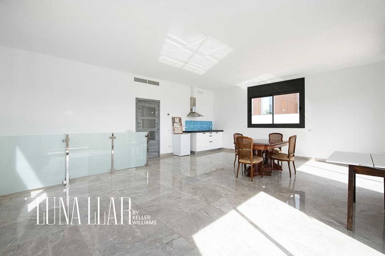 5 bedroom Villa for sale in Sant Pere de Ribes with garage - € 450,000 (Ref: 9832257)