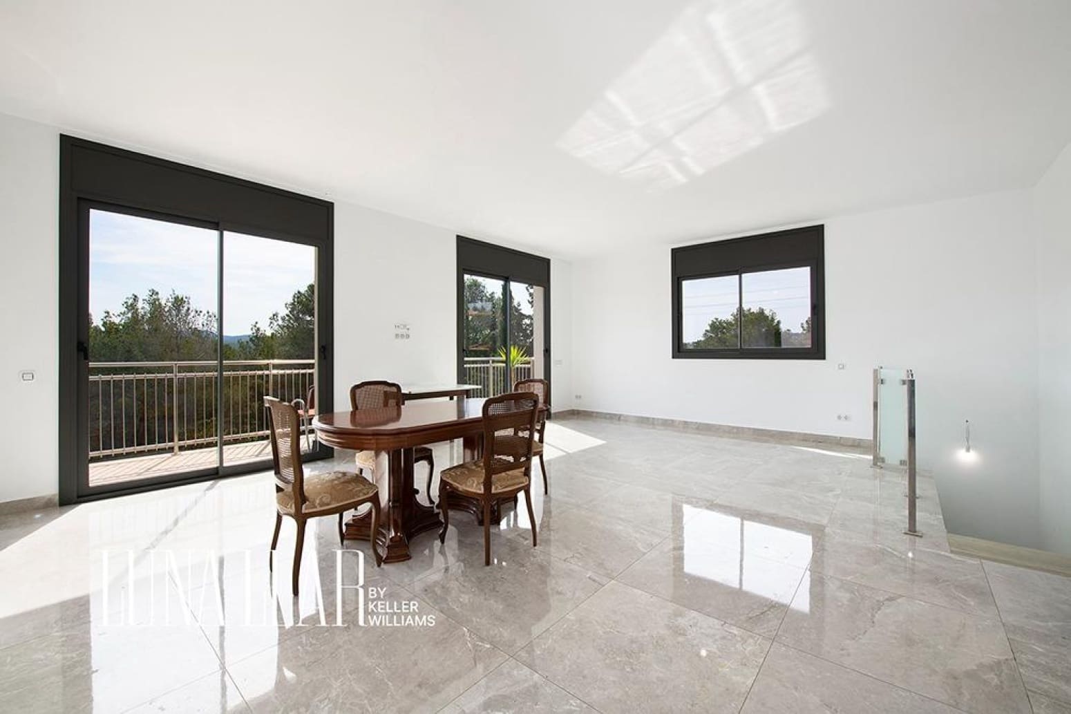 5 bedroom Villa for sale in Sant Pere de Ribes with garage - € 450,000 (Ref: 9832257)