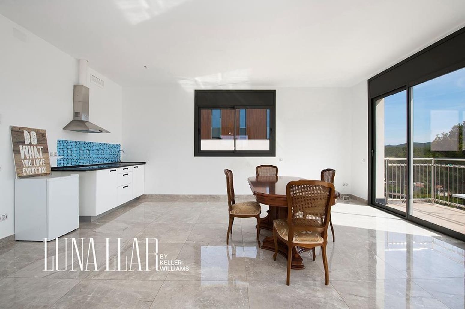 5 bedroom Villa for sale in Sant Pere de Ribes with garage - € 450,000 (Ref: 9832257)