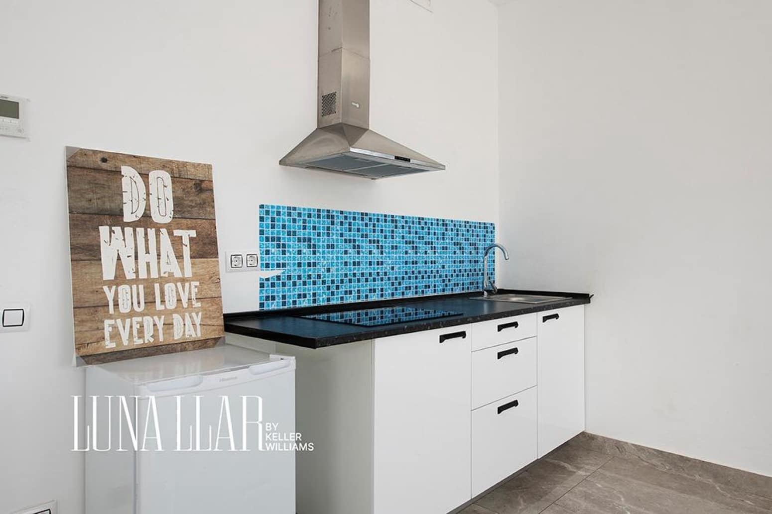 5 bedroom Villa for sale in Sant Pere de Ribes with garage - € 450,000 (Ref: 9832257)