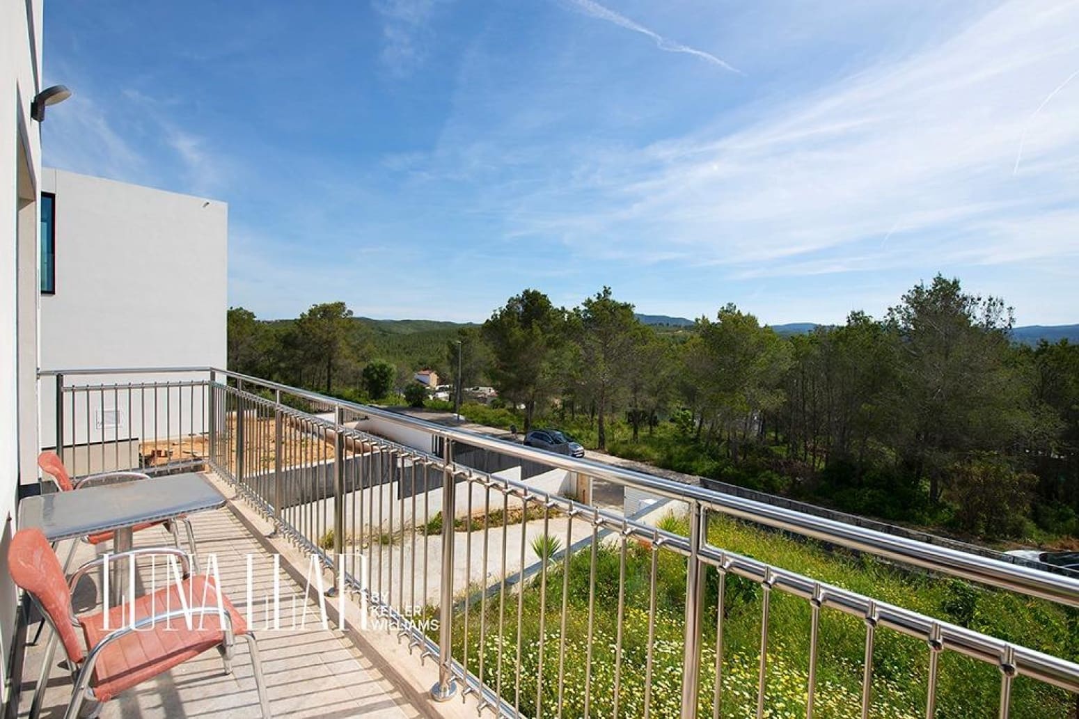 5 bedroom Villa for sale in Sant Pere de Ribes with garage - € 450,000 (Ref: 9832257)