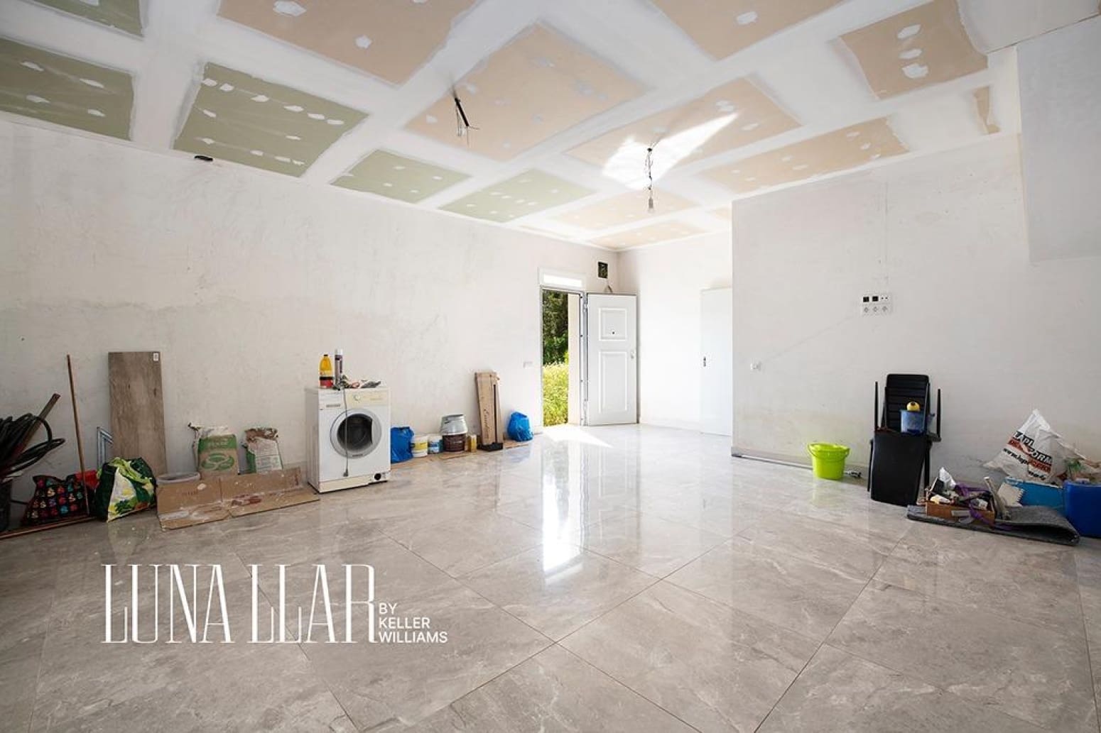 5 bedroom Villa for sale in Sant Pere de Ribes with garage - € 450,000 (Ref: 9832257)