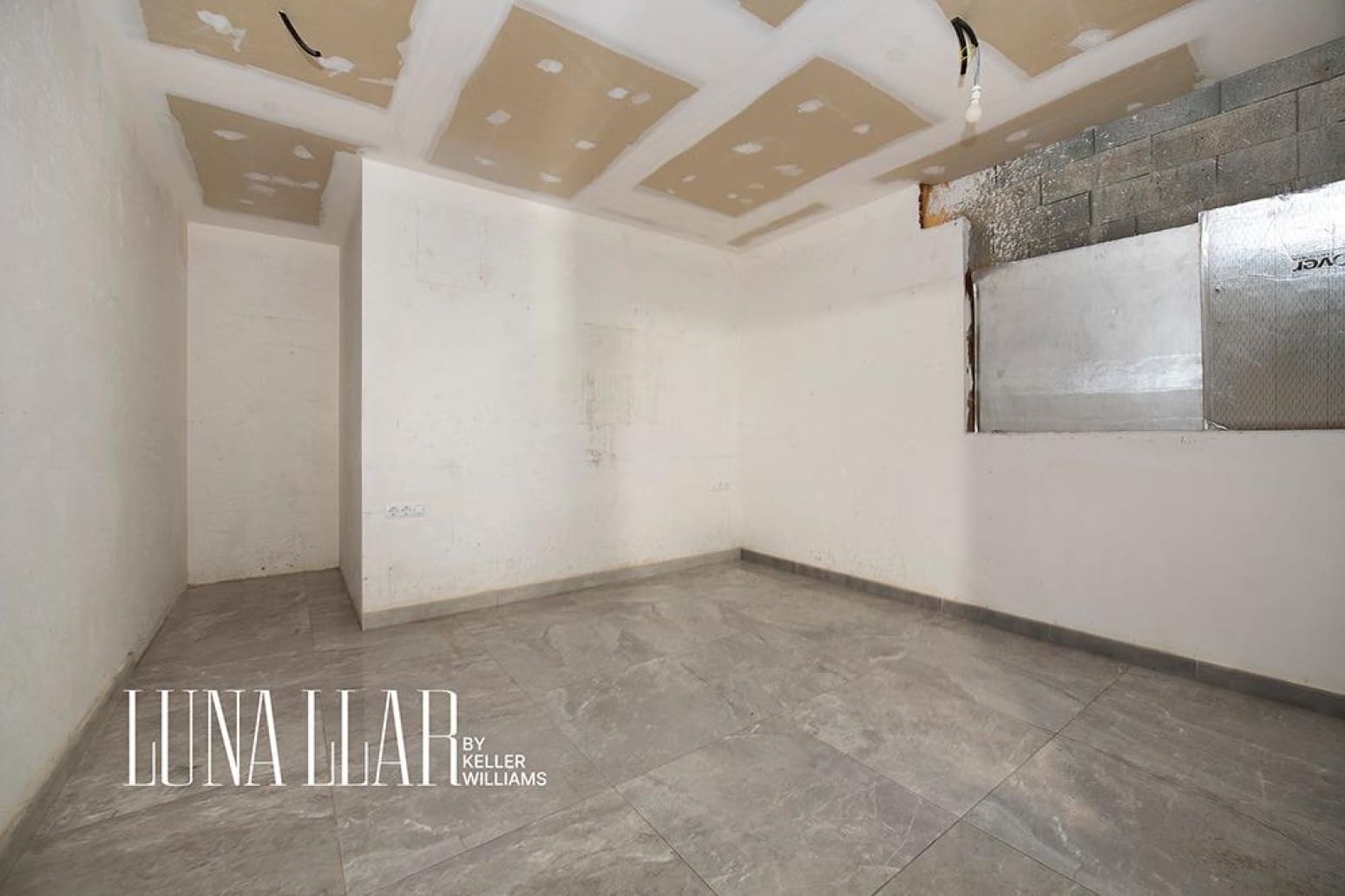 5 bedroom Villa for sale in Sant Pere de Ribes with garage - € 450,000 (Ref: 9832257)