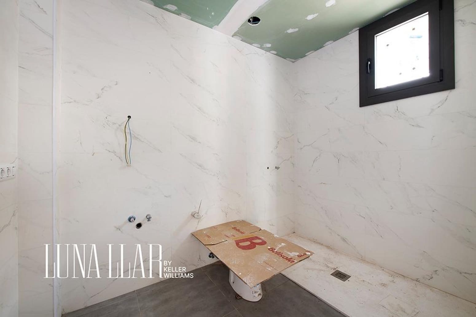 5 bedroom Villa for sale in Sant Pere de Ribes with garage - € 450,000 (Ref: 9832257)