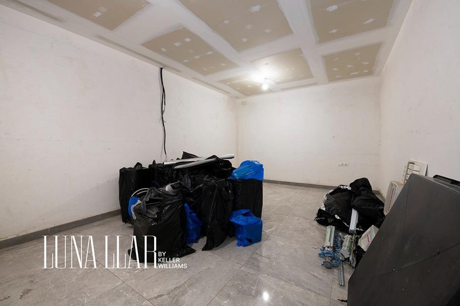 5 bedroom Villa for sale in Sant Pere de Ribes with garage - € 450,000 (Ref: 9832257)