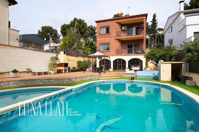 5 bedroom Villa for sale in Castelldefels with garage - € 1,295,000 (Ref: 9833428)