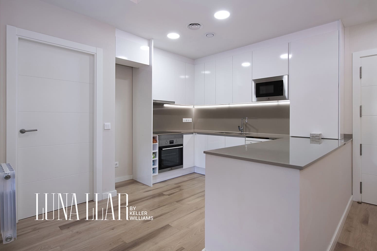 3 chambre Appartement à vendre à Castelldefels avec piscine garage - 675 000 € (Ref: 9861659)