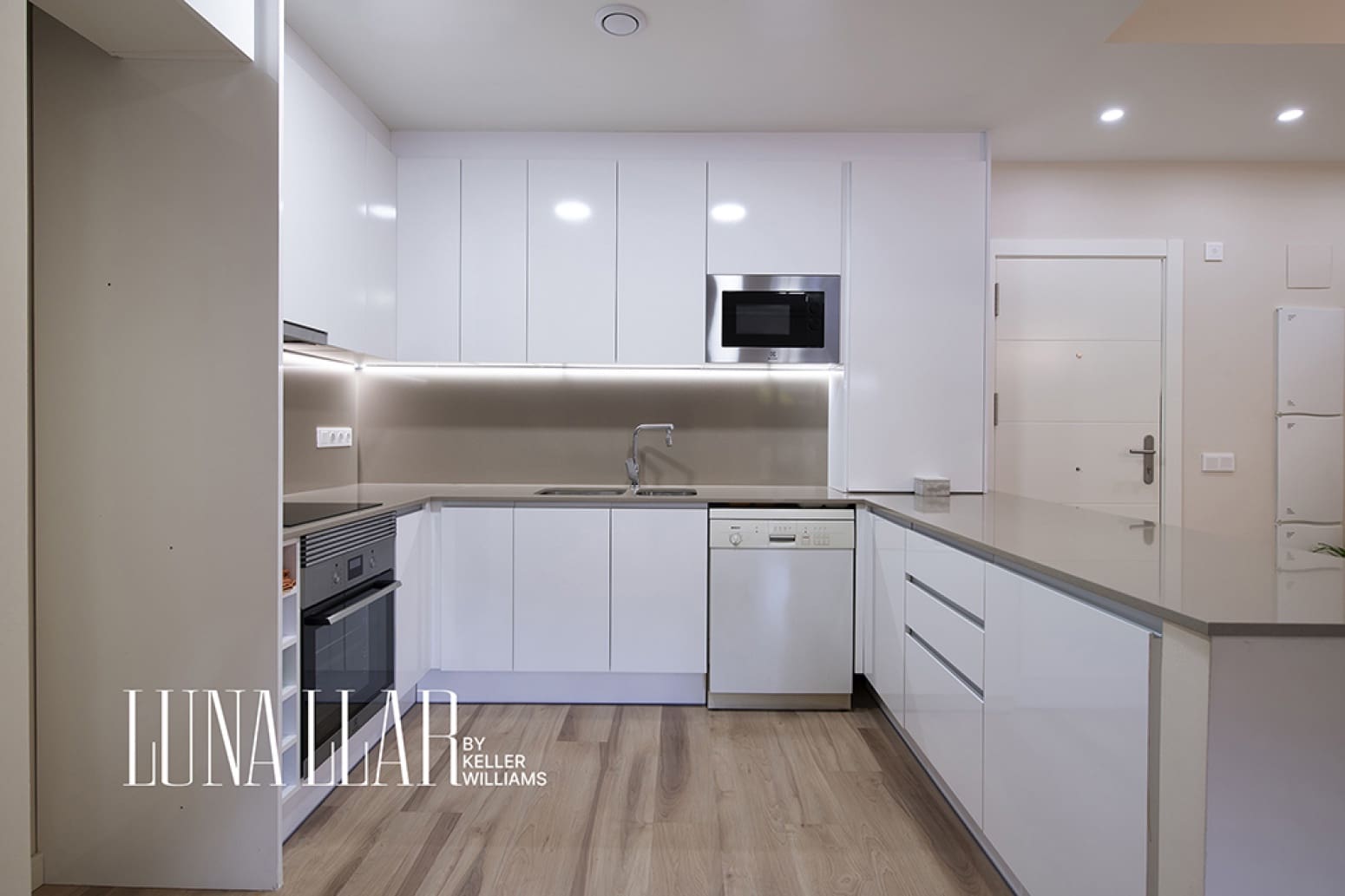 3 chambre Appartement à vendre à Castelldefels avec piscine garage - 675 000 € (Ref: 9861659)