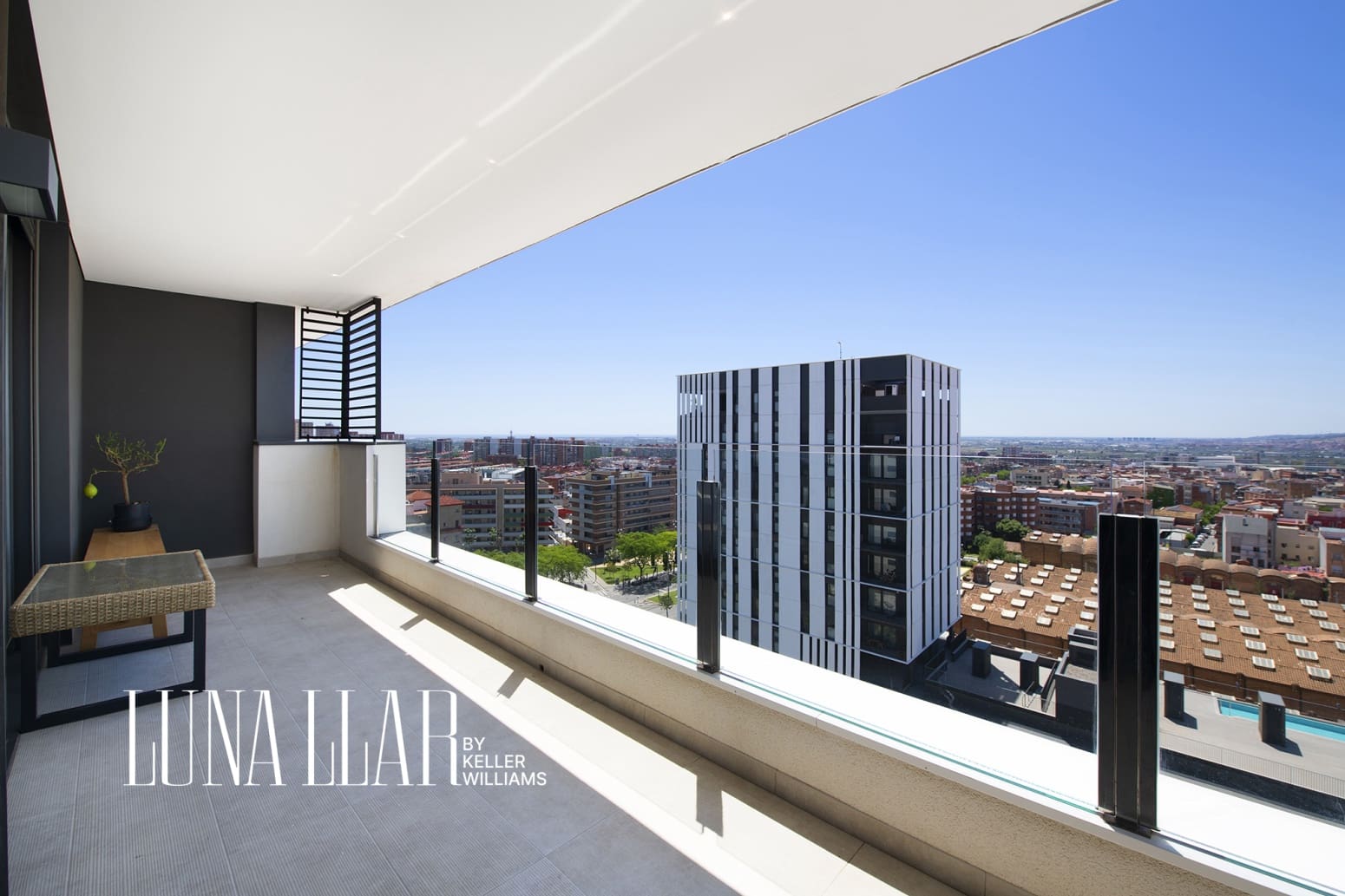 3 slaapkamer Flat te koop in Cornella de Llobregat met zwembad garage - € 655.000 (Ref: 9861660)