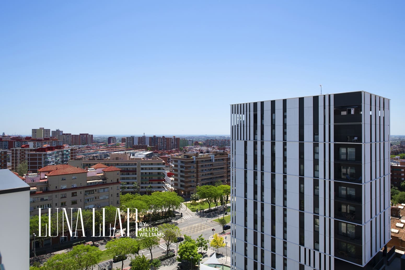 3 slaapkamer Flat te koop in Cornella de Llobregat met zwembad garage - € 655.000 (Ref: 9861660)
