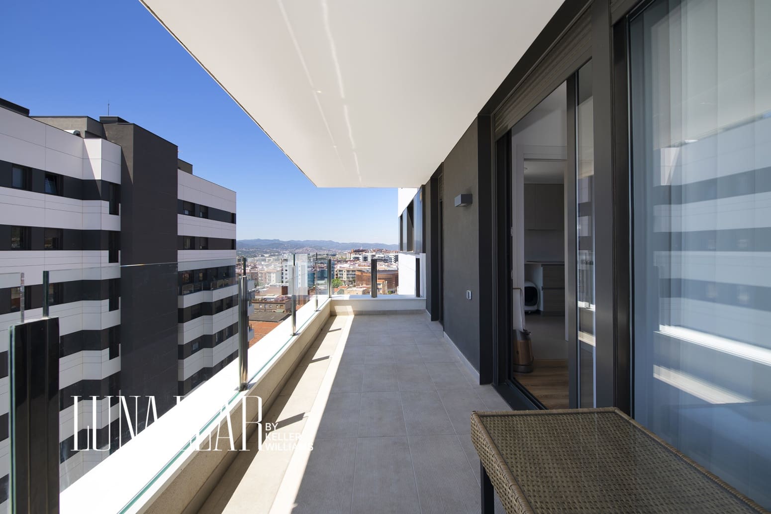 3 slaapkamer Flat te koop in Cornella de Llobregat met zwembad garage - € 655.000 (Ref: 9861660)