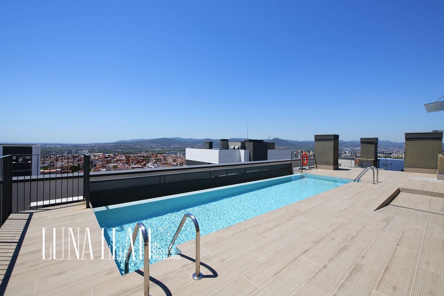 3 slaapkamer Flat te koop in Cornella de Llobregat met zwembad garage - € 655.000 (Ref: 9861660)