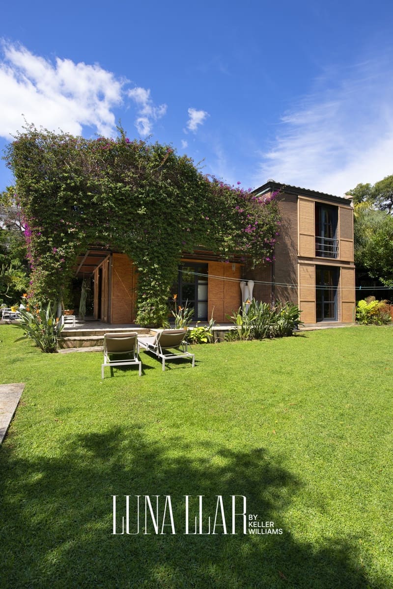 Villa for sale in Castelldefels - € 1,700,000 (Ref: 9875800)