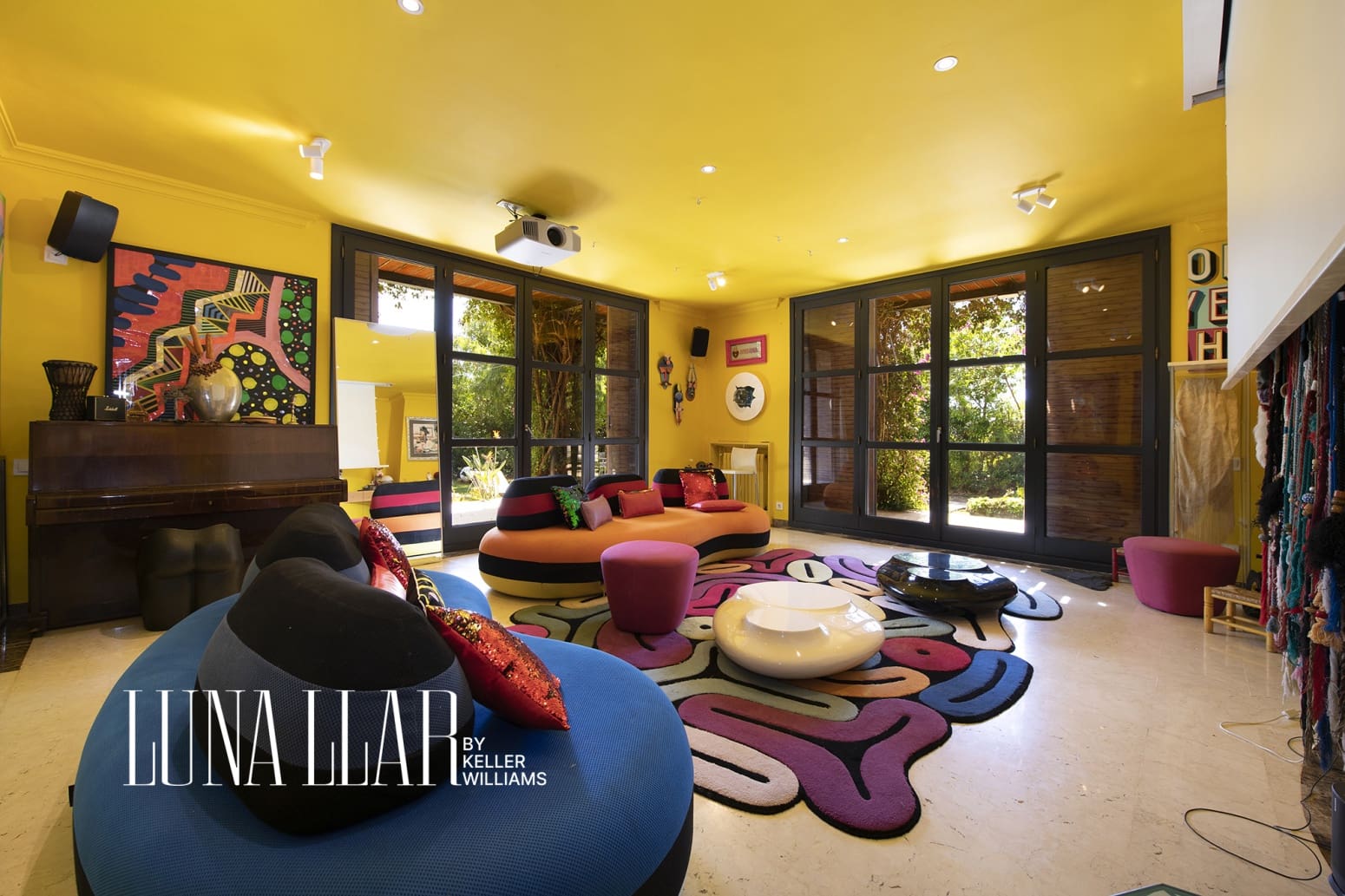 Villa for sale in Castelldefels - € 1,700,000 (Ref: 9875800)